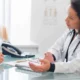¿Cómo fomentar la salud en los pacientes durante las consultas?