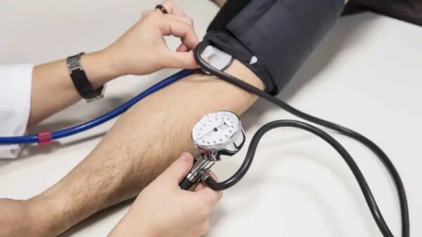 ¿Cómo se toma la presión arterial correctamente?