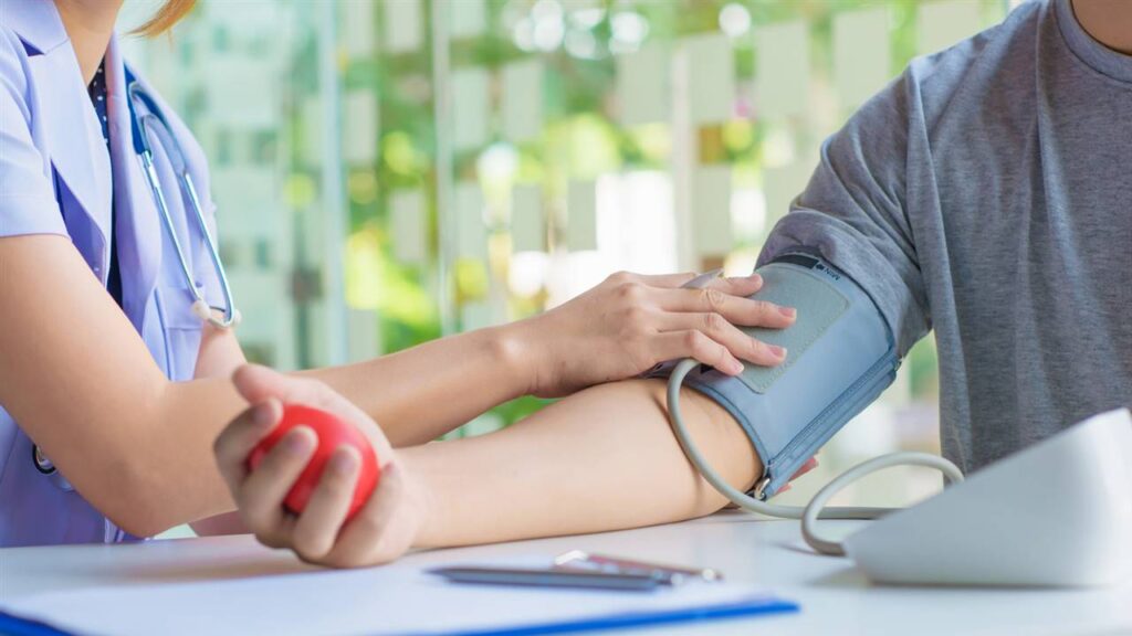 El ejercicio reduce la presión arterial