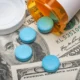 Los costos de los medicamentos pueden dificultar la adherencia a un tratamiento