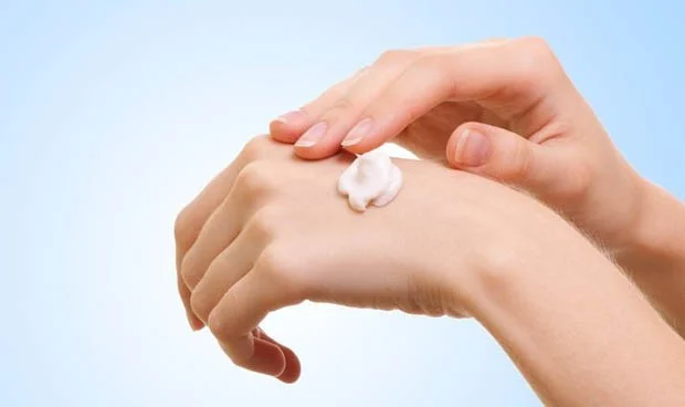 Corticosteroides tópicos para uso dermatológico