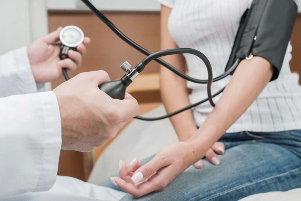 Hipertensión arterial inducida por intoxicación o envenenamiento