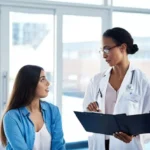 Saludos formales en portugués para médicos